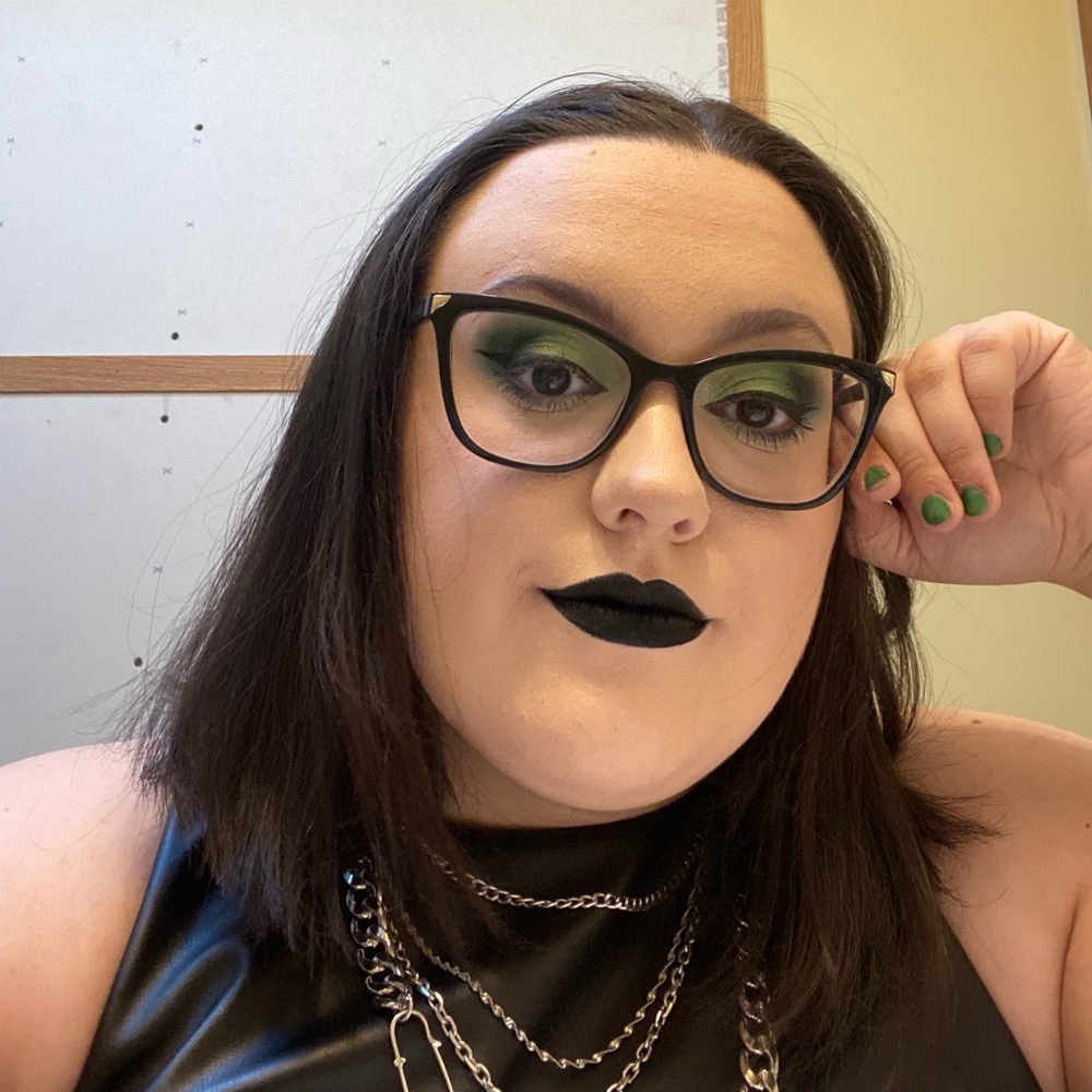 Meet your Posher, Emily